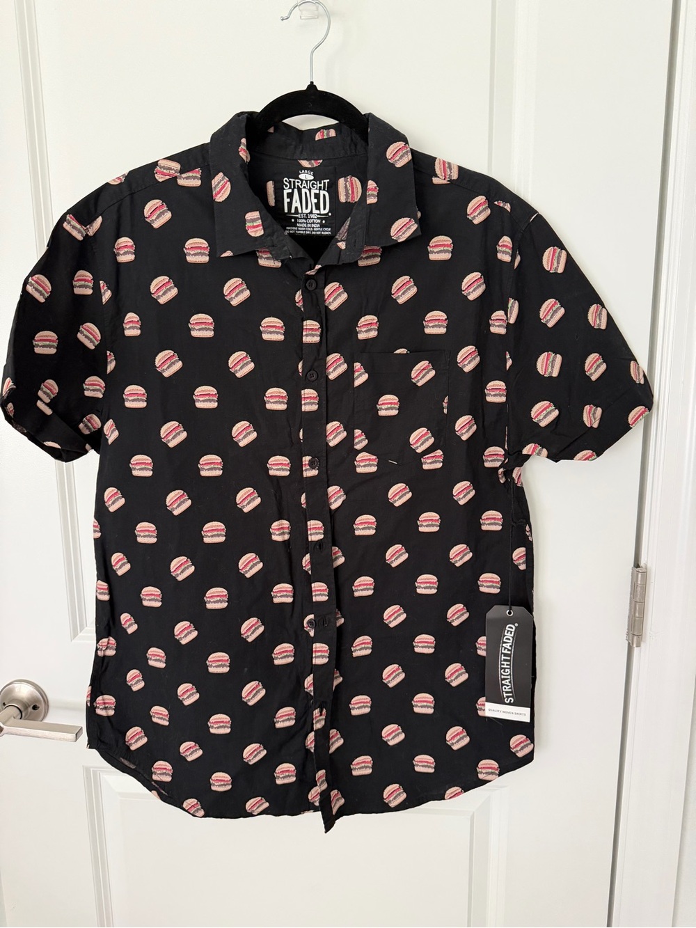 NWT Straight Faded Burger Print Short Sleeve Button Up Shirt Men’s Large